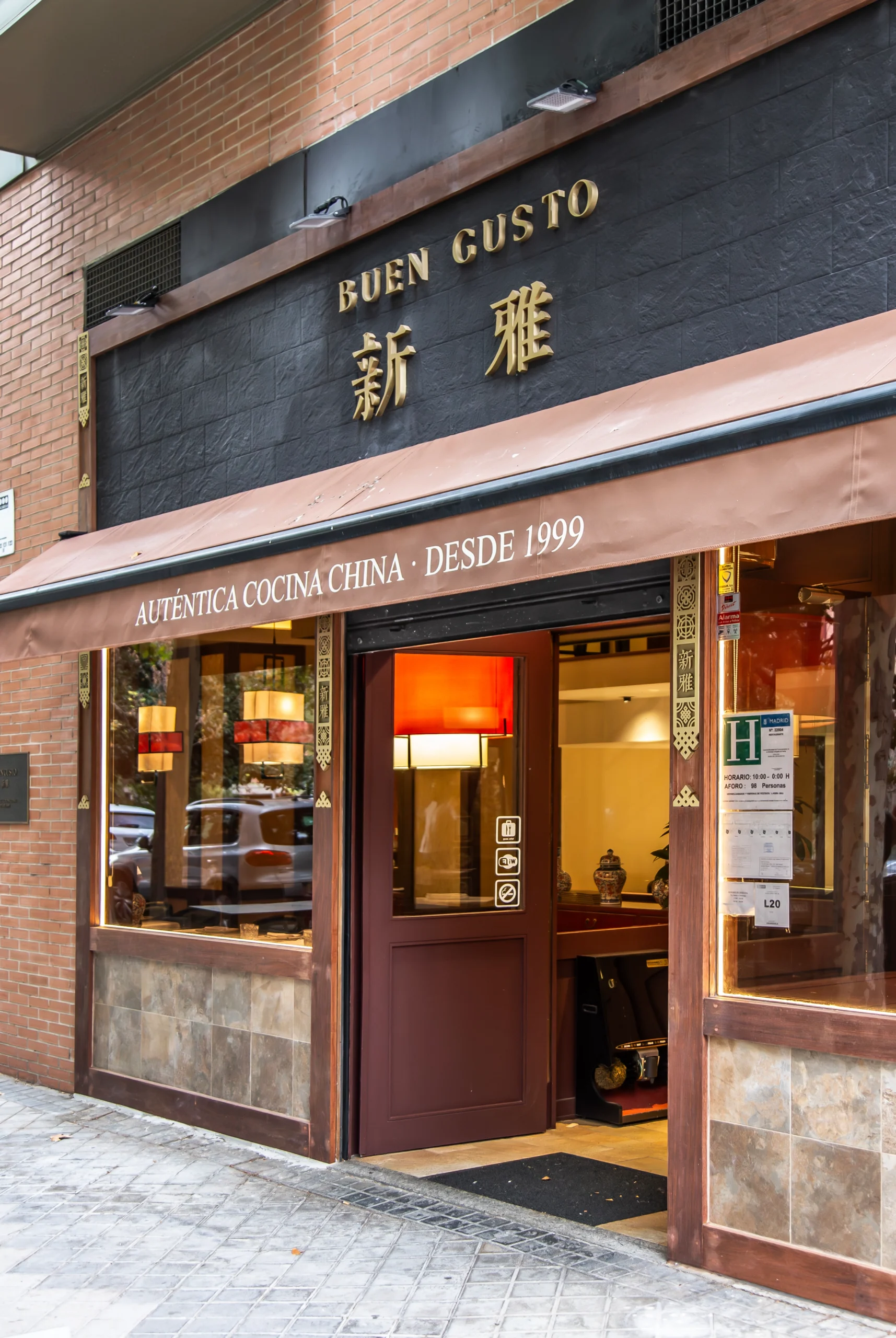 Fachada de Restaurante Buen Gusto en Arganzuela Madrid